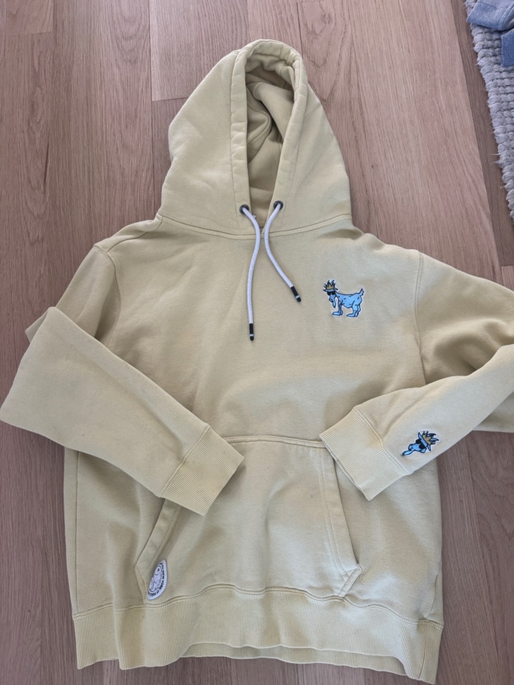 GOAT Mens Medium Yellow Hoodie with Blue Embroidered Goat Motif Sweatshirt